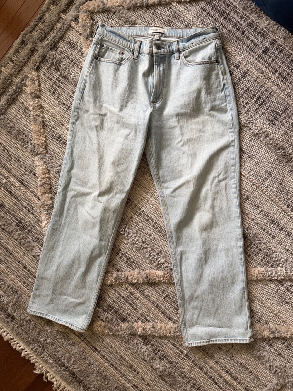 Abercrombie & Fitch Light Wash Women's Jeans